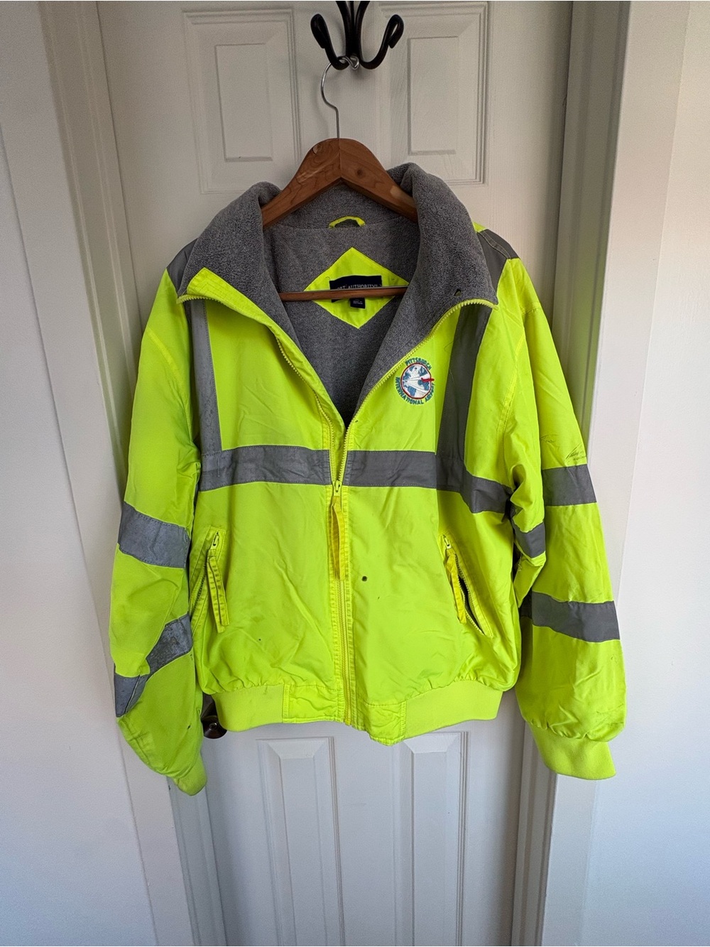 High-Visibility Neon Yellow Work Puffer Jacket with Reflective Stripes